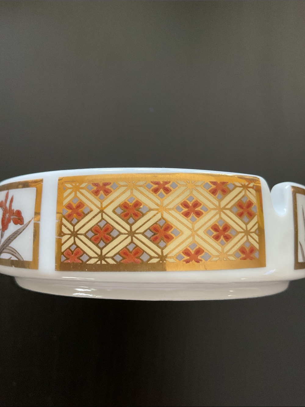 Vintage Japanese Floral Porcelain Ashtray with Gold Trim - Picture 3 of 5